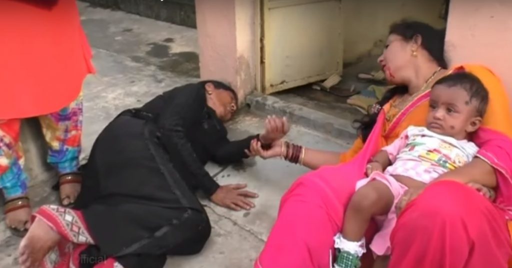 झांसी में मुस्लिमों पर हिंदुओं ने किया अत्याचार? सांप्रदायिक संदेश से पुराना वीडियो वायरल
