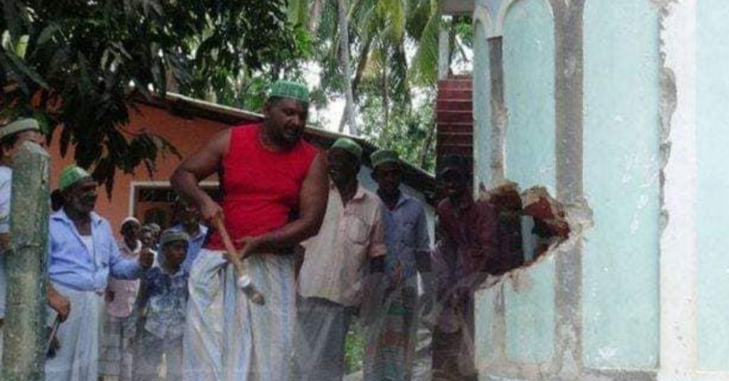 क्या श्रीलंका के मुसलमानों ने मस्जिद तोड़कर हिन्दू धर्म अपनाया?