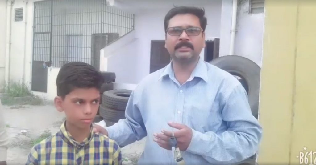 बच्चा चोरी की अफवाहों को बढ़ावा देते हुए पिता-पुत्र का वीडियो वायरल