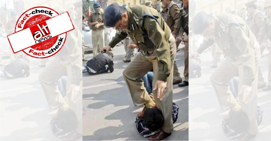 लखनऊ की 9 साल पुरानी तस्वीर किसानों पर दिल्ली पुलिस की बर्बरता बताकर शेयर की गयी