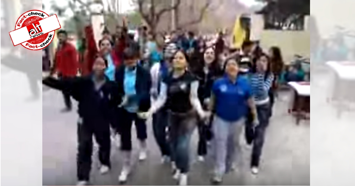2008 का वीडियो, विरोध-प्रदर्शन में अपशब्द बोलतीं JNU छात्राओं के रूप में वायरल