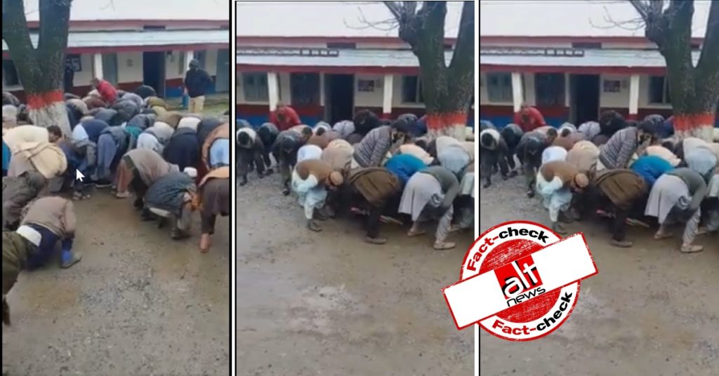 लॉकडाउन में बाहर निकले लोगों को पाकिस्तानी पुलिस ने मुर्गा बनाया, वीडियो भारत की पुलिस के नाम पर वायरल