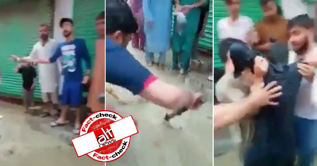 कराची की बारिश में एक लड़का मैनहोल में गिर गया, वीडियो मुंबई का बताकर शेयर किया गया