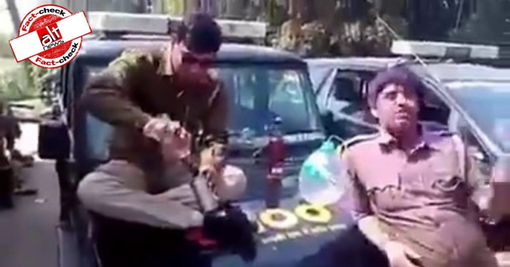 UP में गाड़ी की बोनट पर बैठे शराब पी रहे पुलिसकर्मियों का वीडियो योगी आदित्यनाथ के कार्यकाल का नहीं है