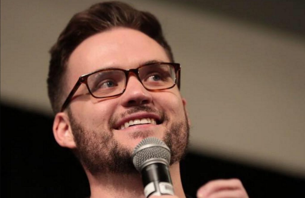 American comedian Jeremy McLellan gets abused for calling out cow vigilantes, responds with comic savagery