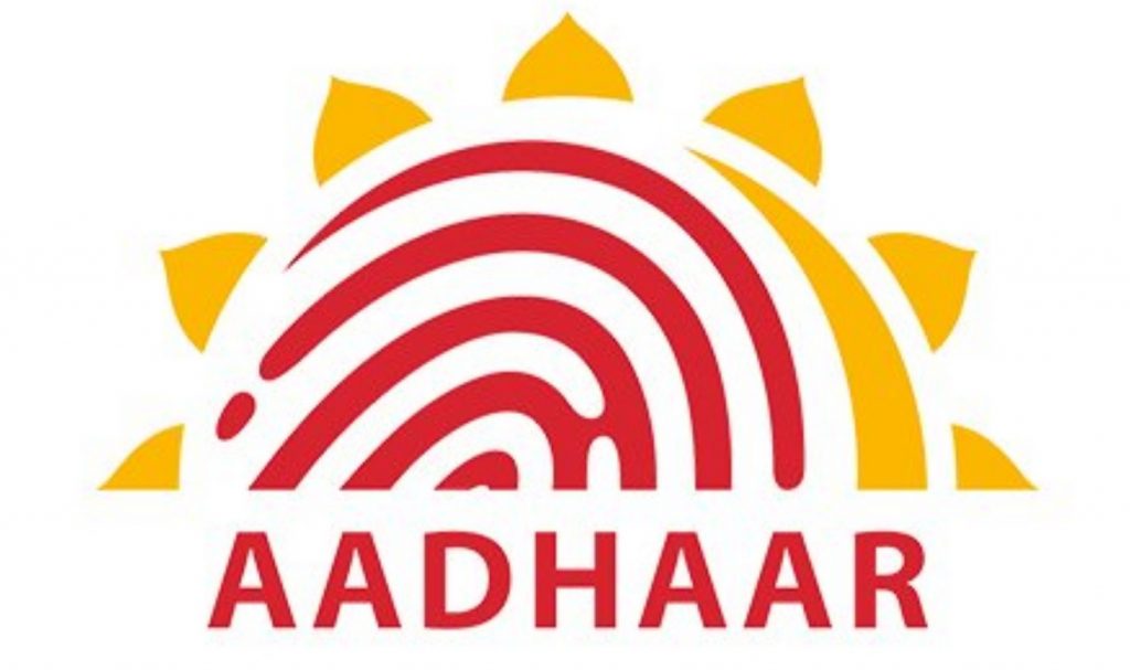 UIDAI denies blocking anyone from their official Twitter accounts in an RTI response, Twitter users call it a bluff