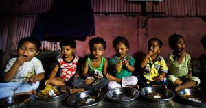 children-eating-food