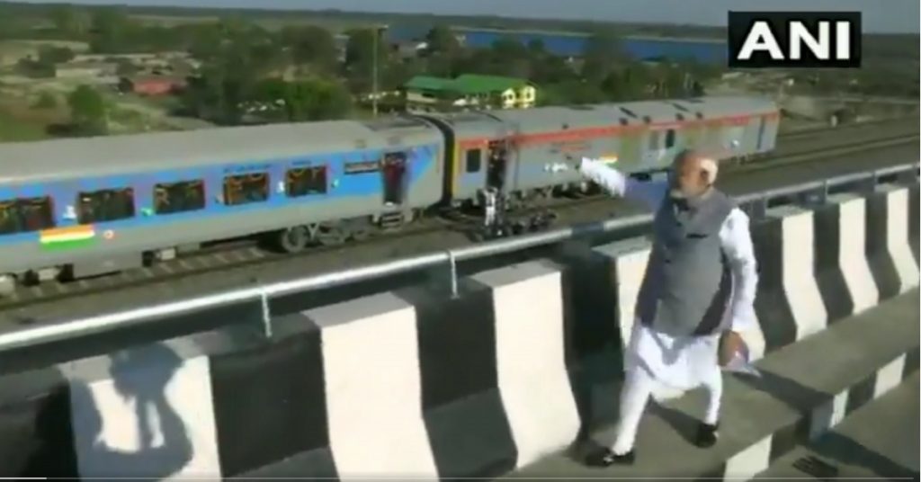 Congress Spokespersons make false claim about PM Modi waving at an empty train in Assam